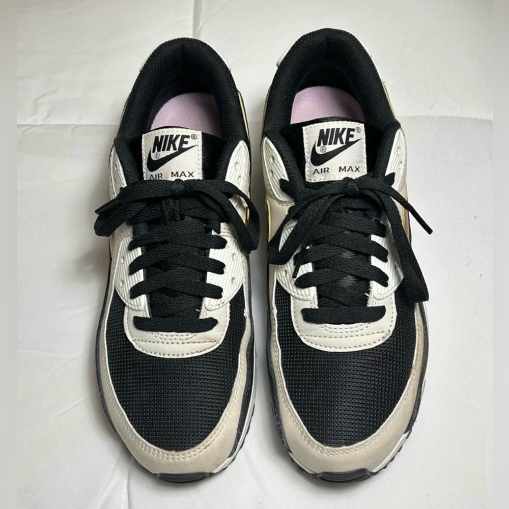 Women’s Nike Air Max 90 ‘Black Metallic Gold’, size 10